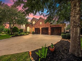35 Woodmoor Pl, Magnolia, TX 77354
