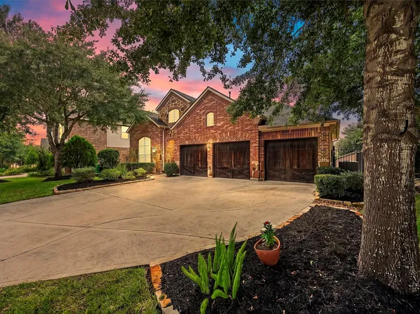 35 Woodmoor Pl, Magnolia, TX 77354