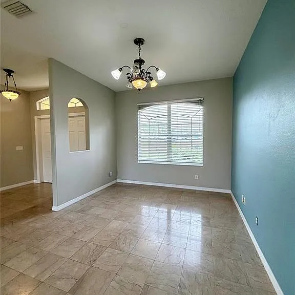 1204 S San Mateo Dr — Photo 4