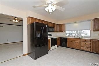 2nd image of 604 Otter Creek Trl