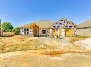 110 Camelot Ct, Florence, AL 35633