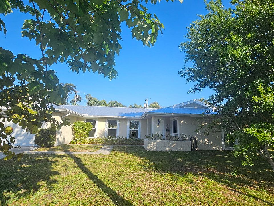 1st image of 1413 SE San Sovina Terrace