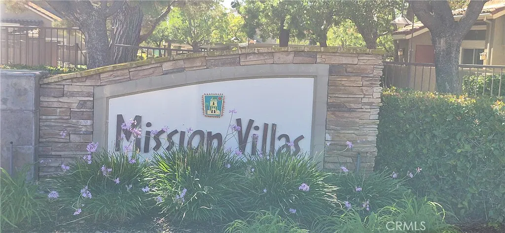 2 bed, 1068 sqft, $2,600 — Photo 1