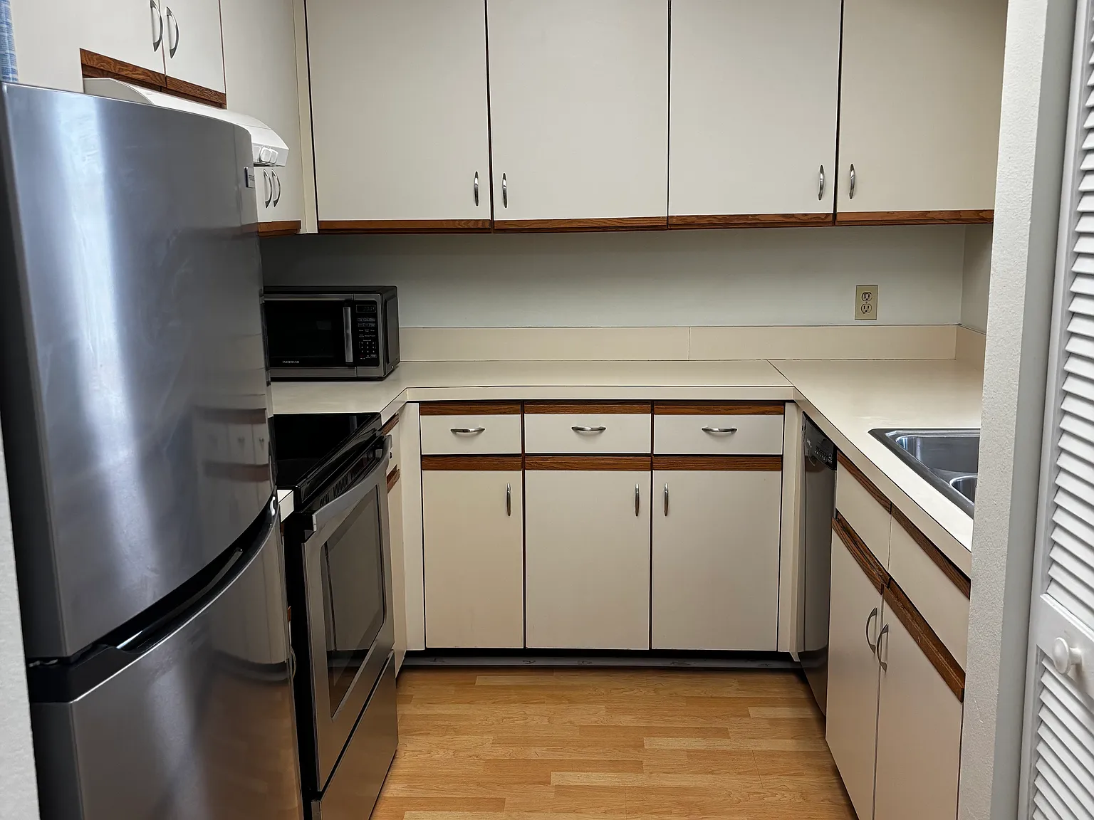 2333 Feather Sound Dr — Photo 2