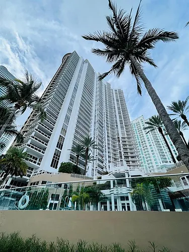 901 Brickell Key Blvd #1609 Photo 1