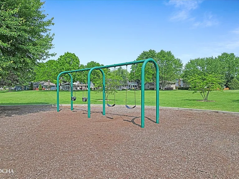 1012 Bainbridge Dr — Photo 48
