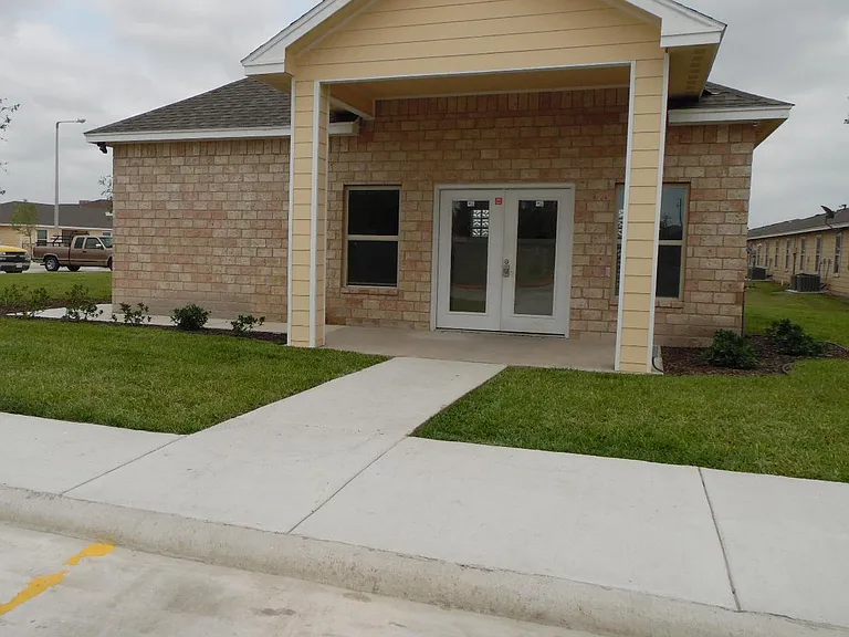 Calli Village Apartments — Photo 20