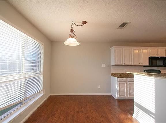 4th image of 1501 Coastline Ln