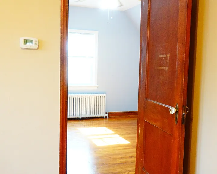806 Houston Ave — Photo 6
