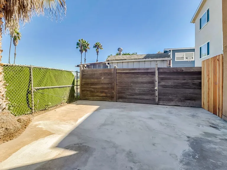 4774-80 W Point Loma Blvd — Photo 22