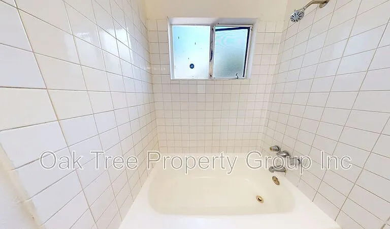 6506 Foothill Blvd #C — Photo 12