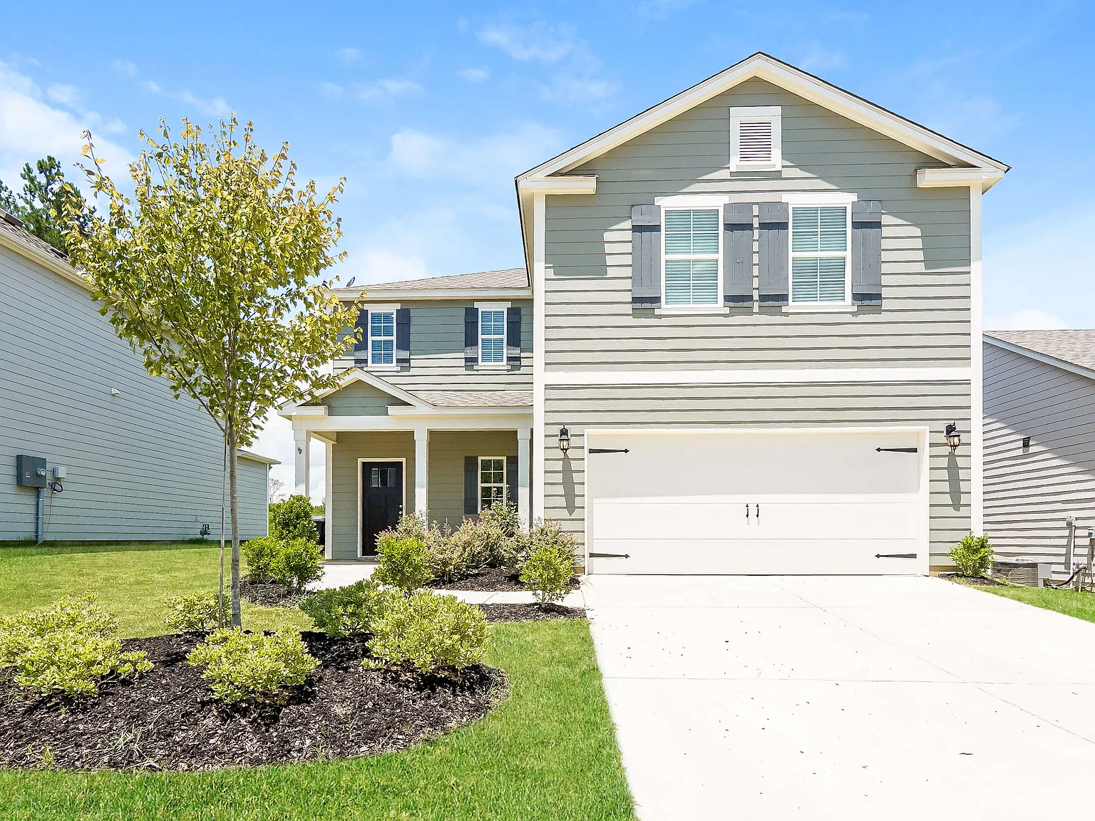 4 bed, 2.5 bath, 1968 sqft, $2,185 — Photo 1
