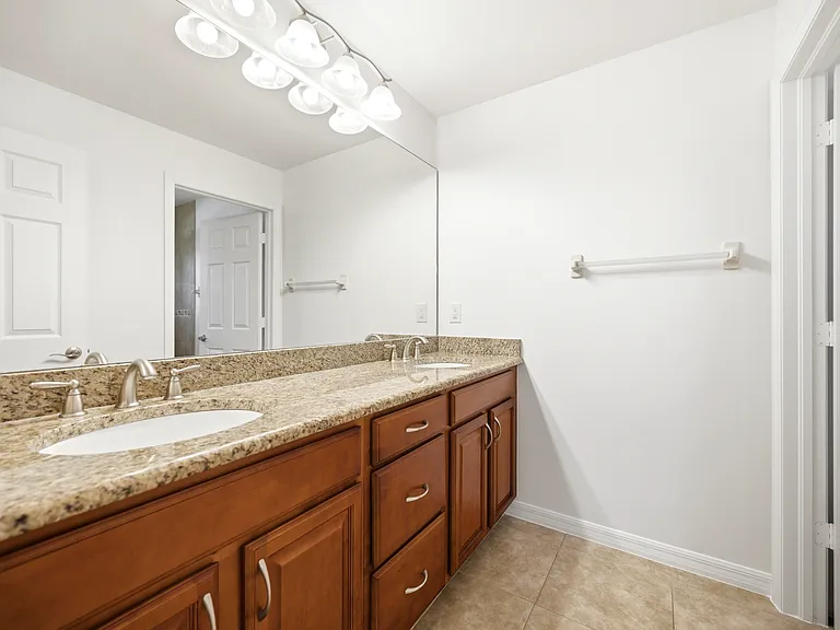 1502 SE 33rd St — Photo 12