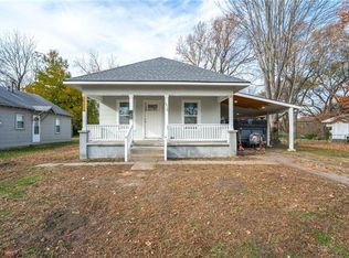 1416 Appleton Ave, Independence, MO 64052