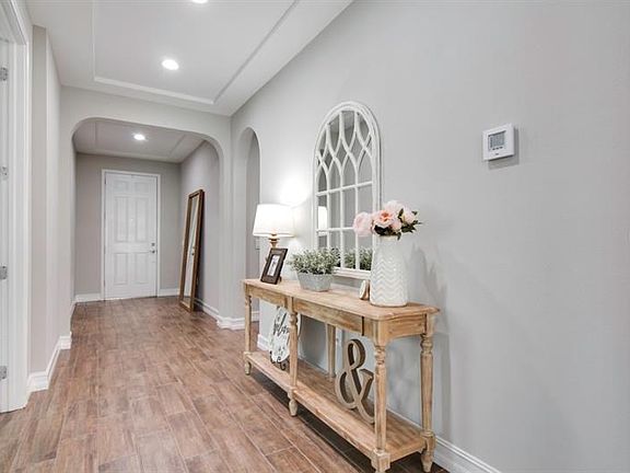 3rd image of 4646 Tivoli Dr