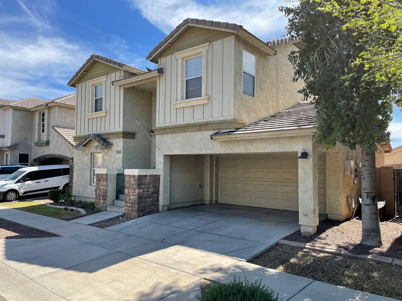 4 bed, 2.5 bath, 1656 sqft, $1,795 — Photo 3
