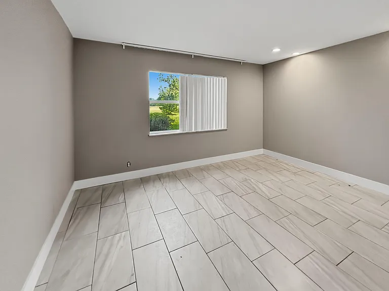 6301 N Falls Circle Dr #111 — Photo 10