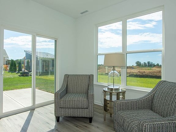 3rd image of 1307 Pebble Point Dr