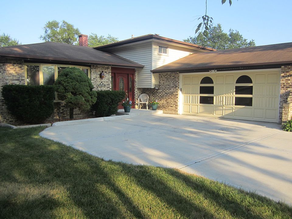 1st image of 6987 West Ave