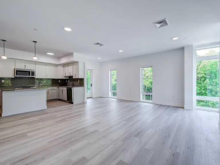2059 Lafayette Rd #201 — Photo 7