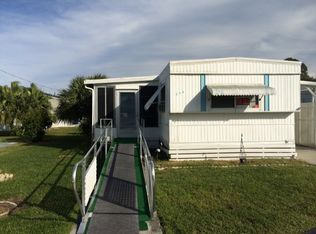 208 Meanie Cir E, Sebastian, FL 32958