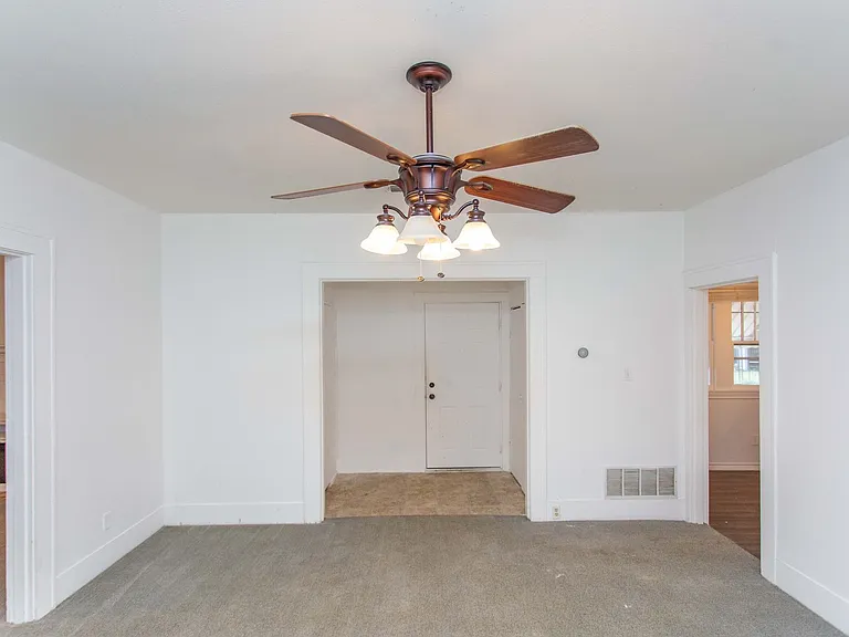 1710 Pearl Ave — Photo 14