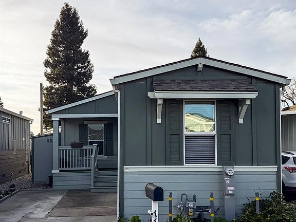 2nd image of 77 Romani Court