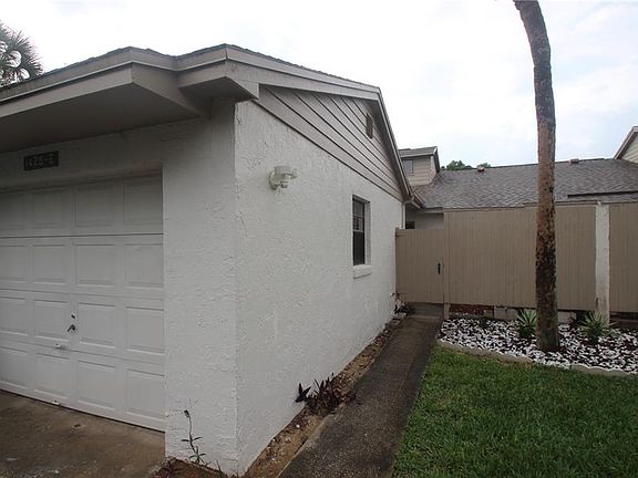 2nd image of 1429 Oak Pl APT E