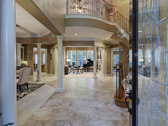 4th image of 24 Island Green Ct
