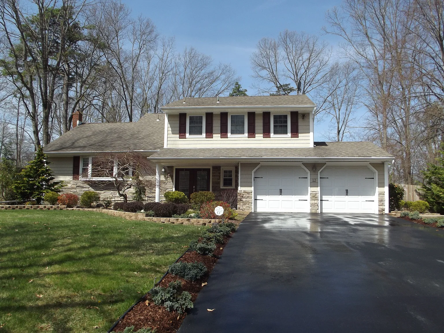 12 Pinewood Dr photo 1