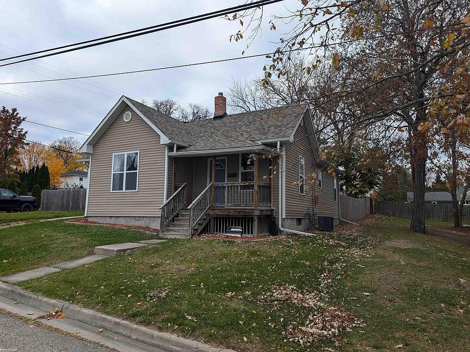 1st image of 908 Cedar St