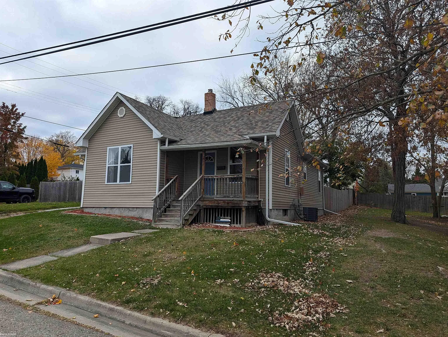 908 Cedar St photo 1