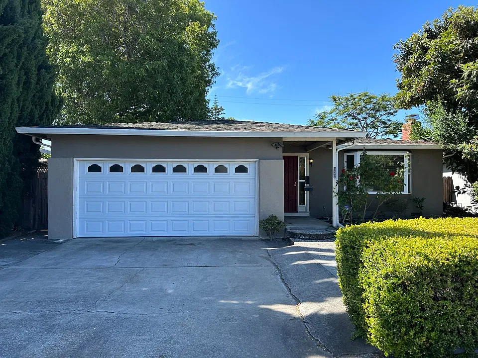 922 Barstow Ct