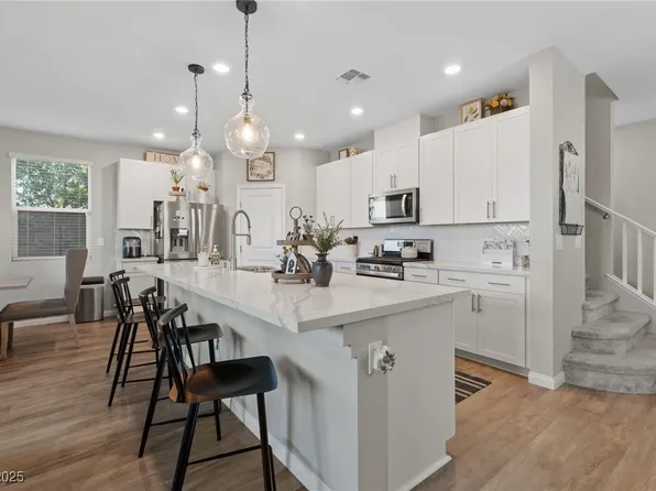 8422 Cabirolera Ave, Las Vegas, NV 89149