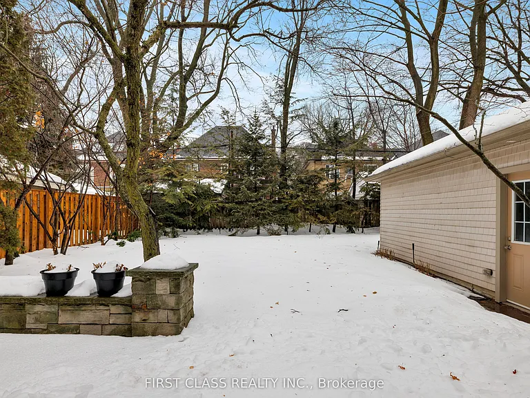 80 Douglas Dr — Photo 35
