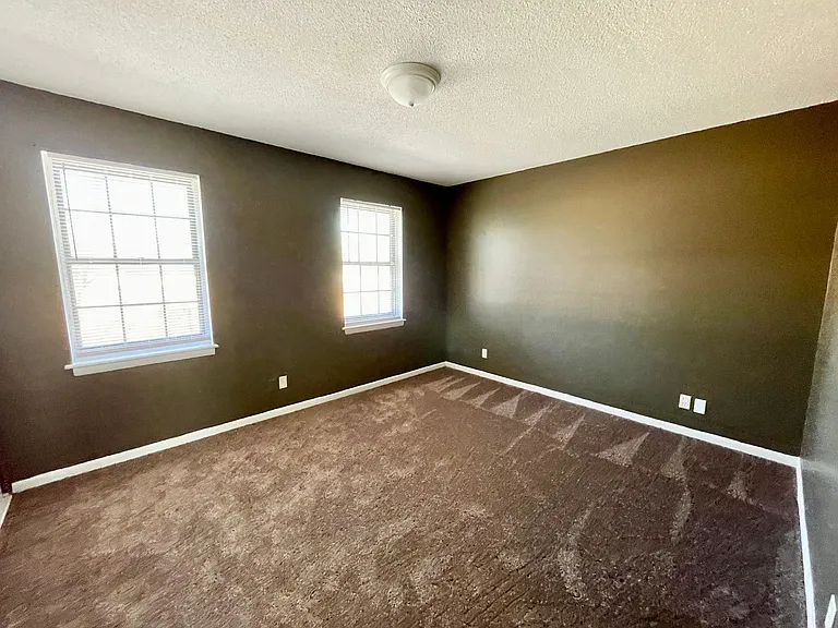 1704 Devonwood Dr — Photo 15