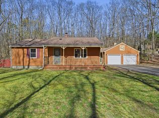 514 Leadmine Rd, Sturbridge, MA 01566