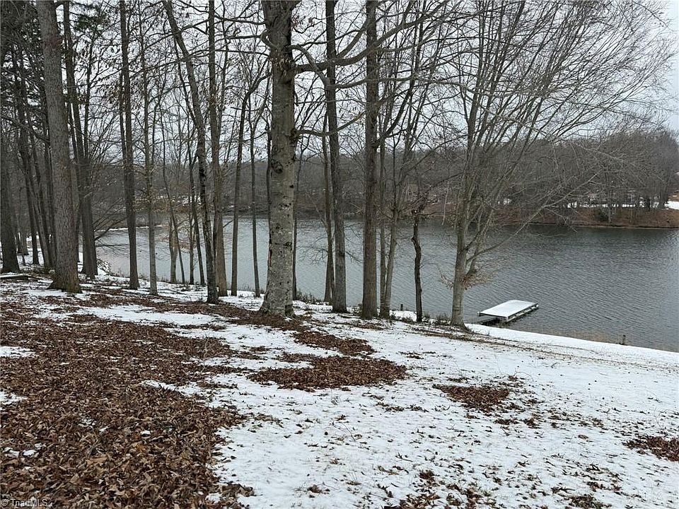 1st image of 324 Holly Berry Ln