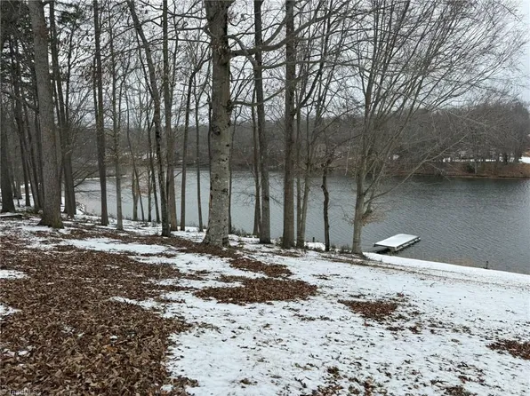 324 Holly Berry Ln, Roxboro, NC 27574