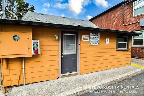942 E 18th Ave #15 Photo 1