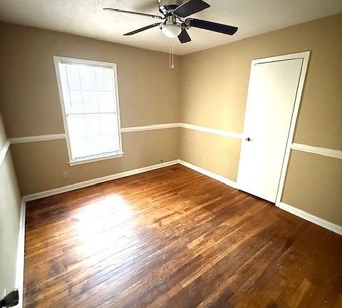 5th image of 1116 Perry Hill Rd