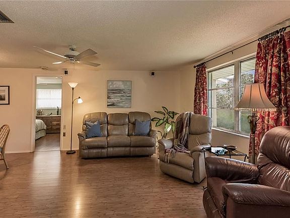 2nd image of 526 Casas Bonitas Dr