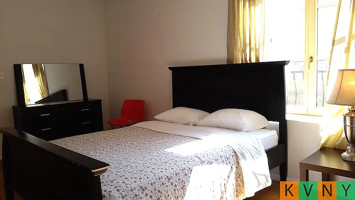 Rented by KVNY Soho | media 26