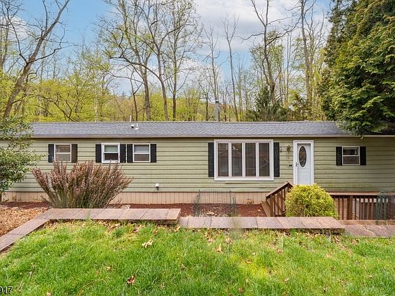 2nd image of 12 Timbercroft Rd