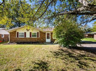 2361 Greentree N, Clarksville, IN 47129