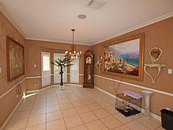 5th image of 5921 Sawyer Dr