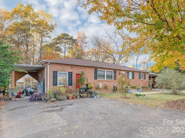 3842 Dowell St, Hickory, NC 28602