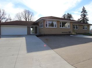109 E 37th St, Davenport, IA