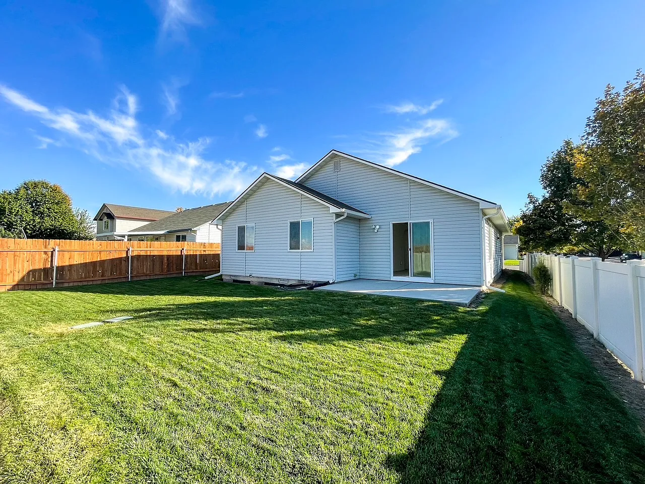 3 bed, 1209 sqft, $1,900 — Photo 3