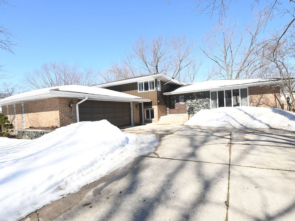 1st image of 6734 W 131st St